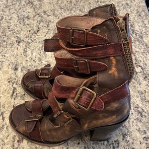 Free bird distressed open toed buckled up shoes